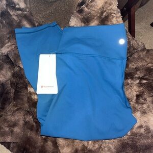 NWT lululemon Wunder Train HR Tight Capri 25” sz 16